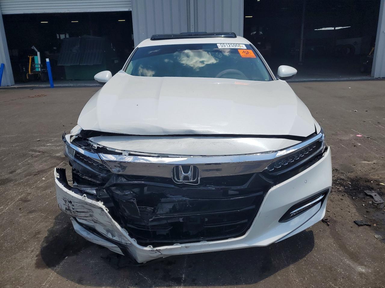 2020 Honda Accord Touring Hybrid - Фото 5