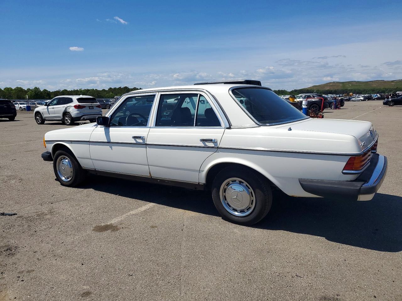 1983 Mercedes-Benz 240 D - Image 2
