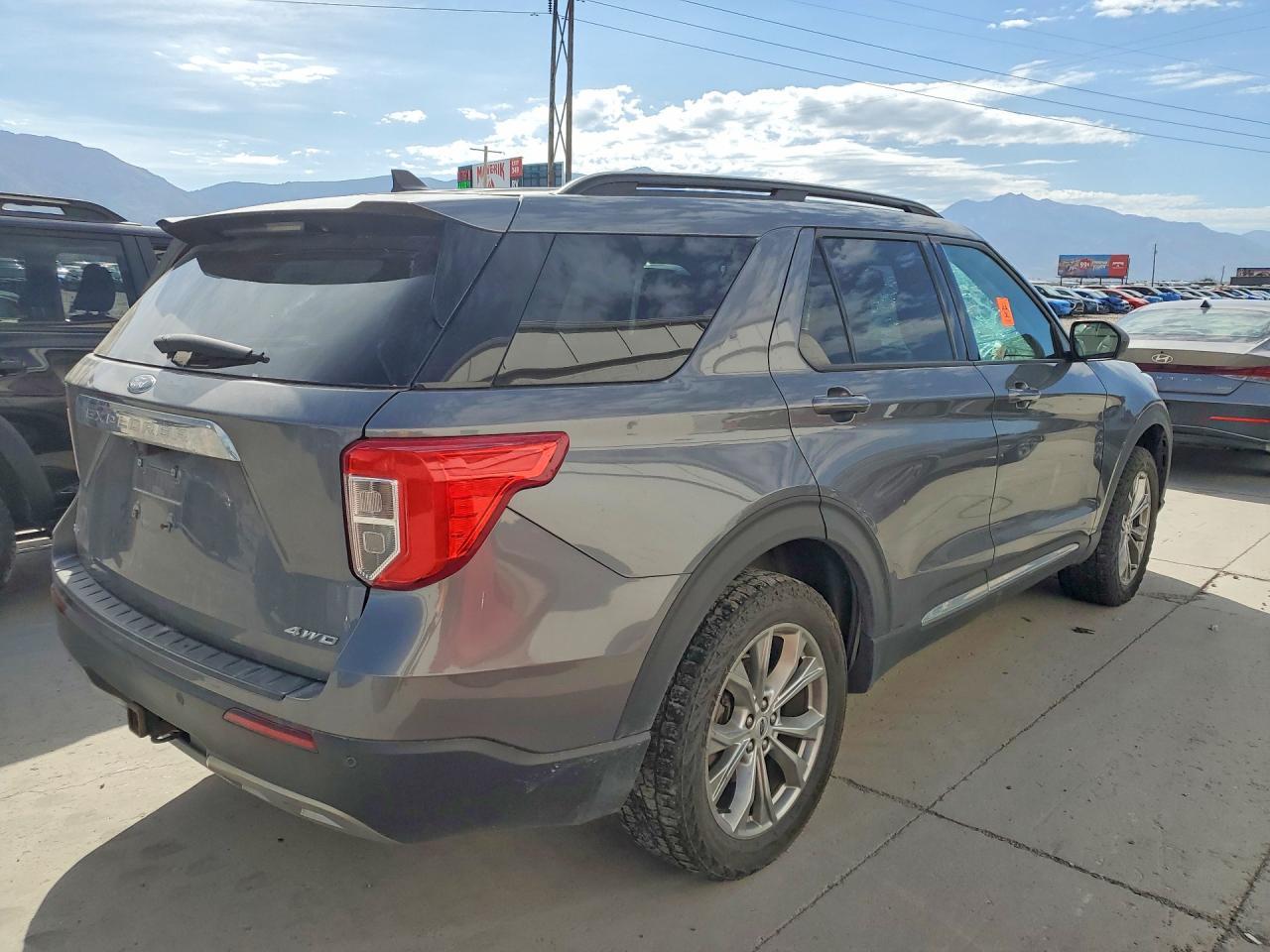 2021 Ford Explorer Xlt - Фото 3