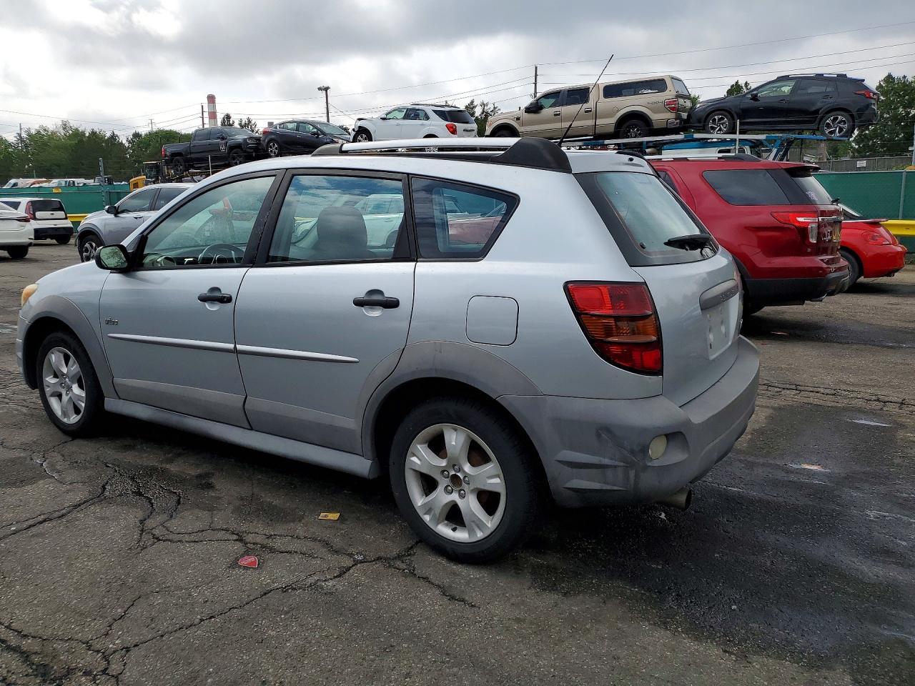 2008 Pontiac Vibe - Image 2