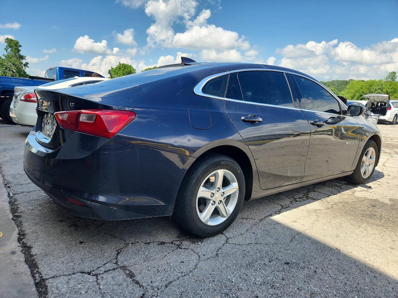2023 Chevrolet Malibu Lt - Фото 3