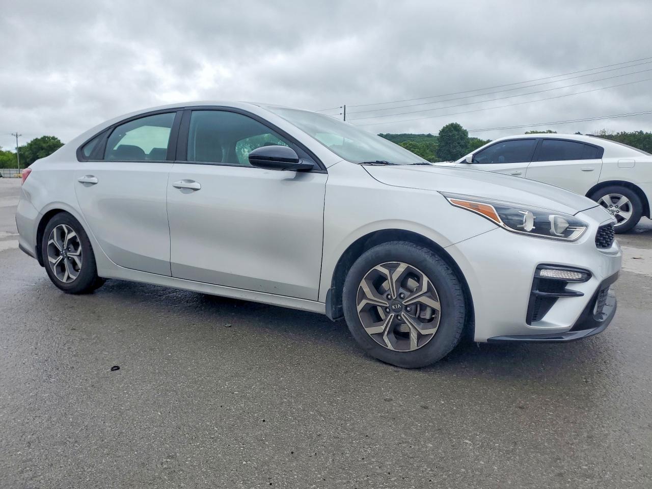 2019 Kia Forte Lxs - Image 4