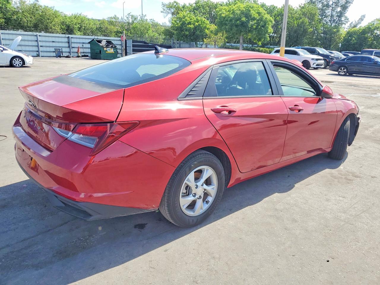 2022 Hyundai Elantra Se - Image 3
