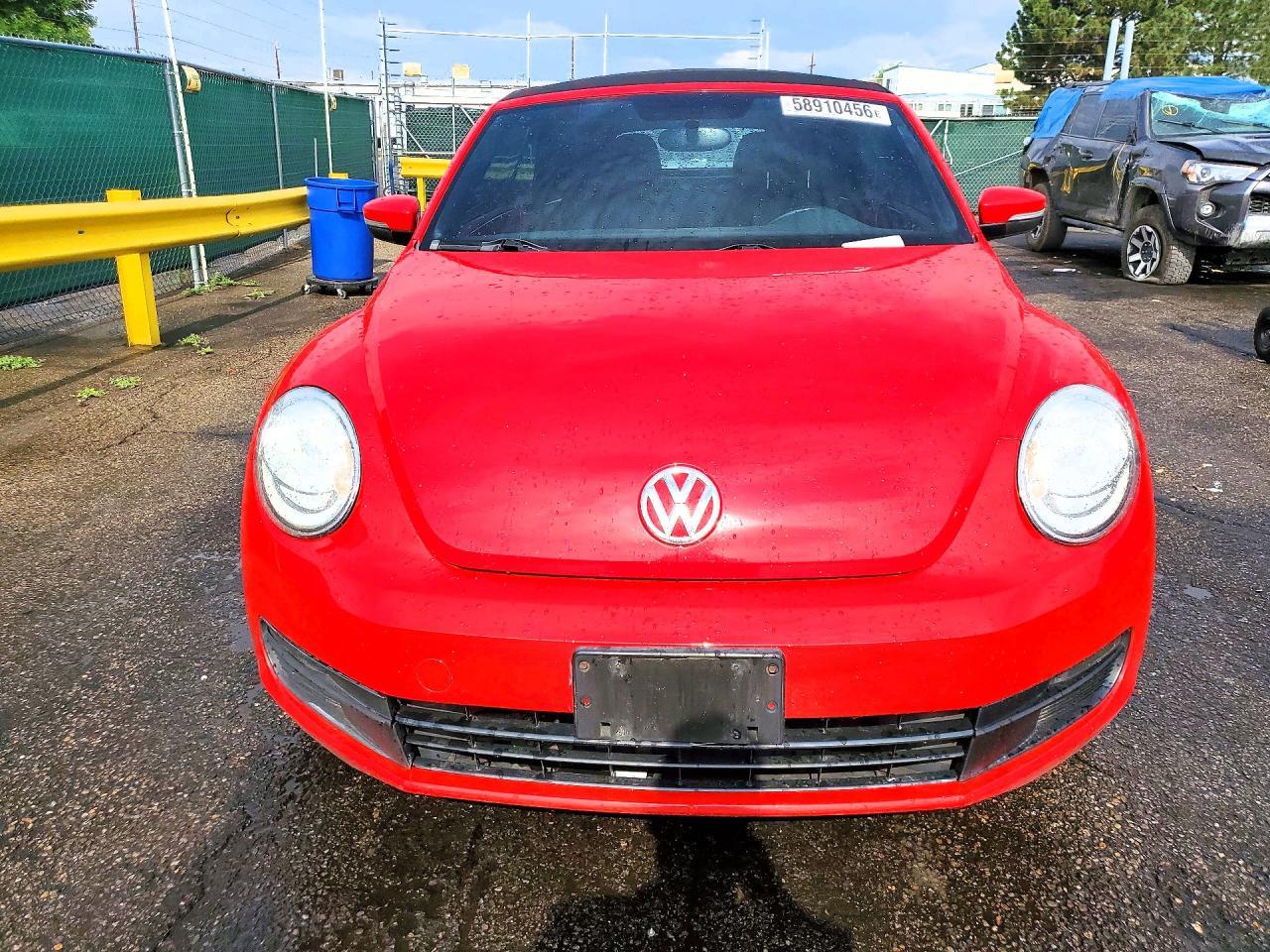 2013 Volkswagen Beetle - Фото 5
