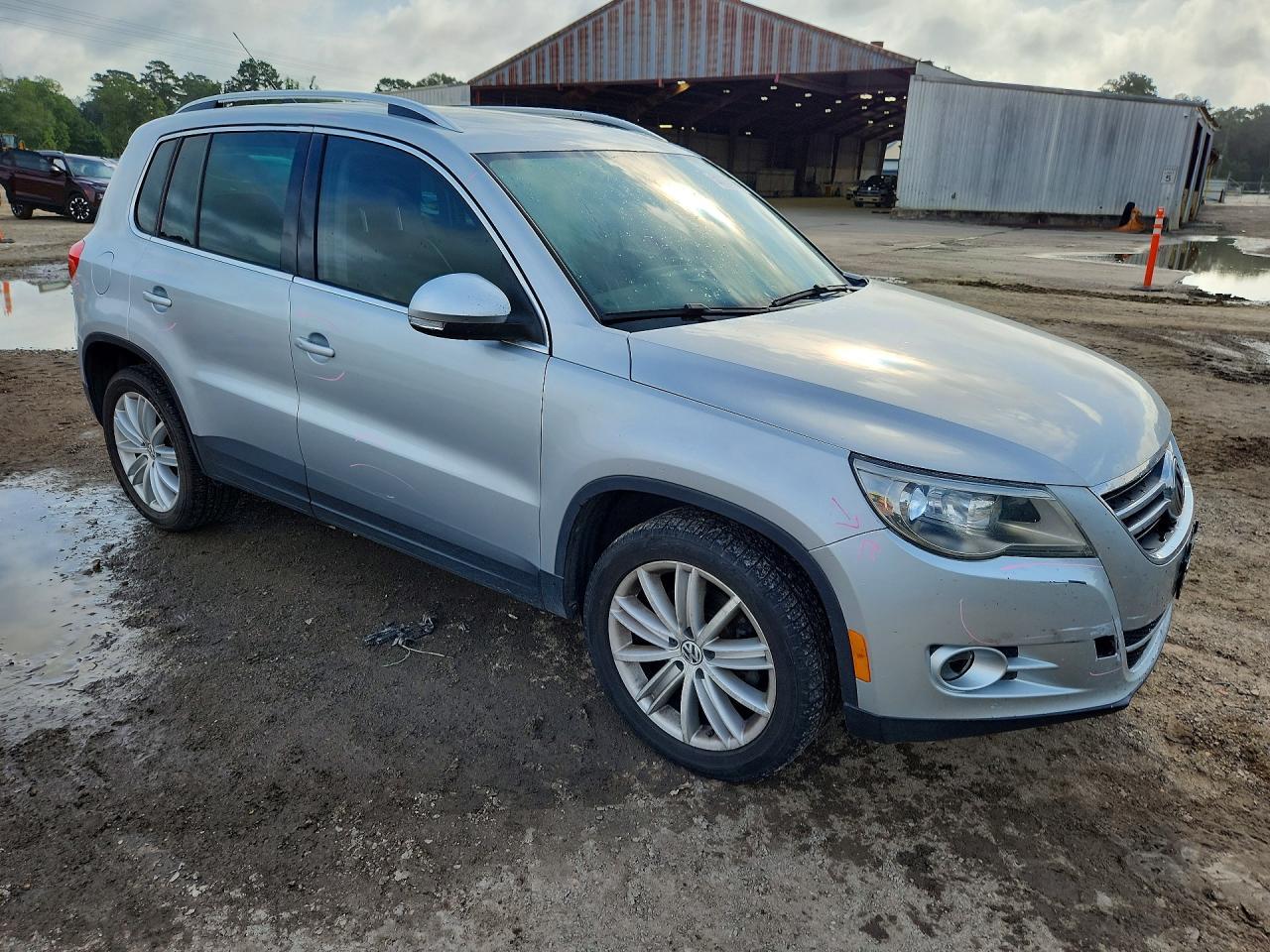 2011 Volkswagen Tiguan S - Фото 4