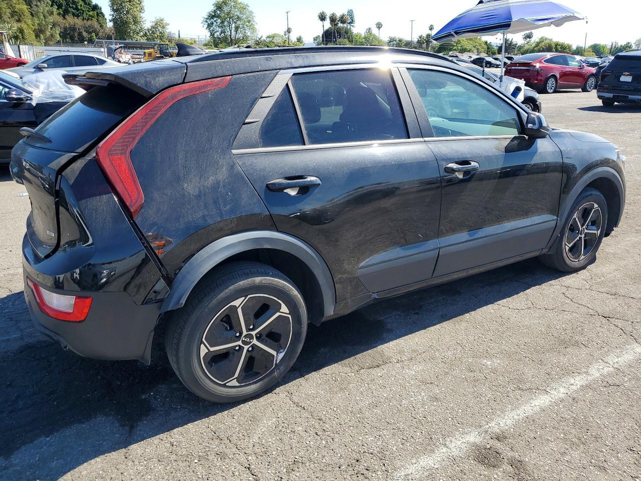 2023 Kia Niro Ex - Image 3
