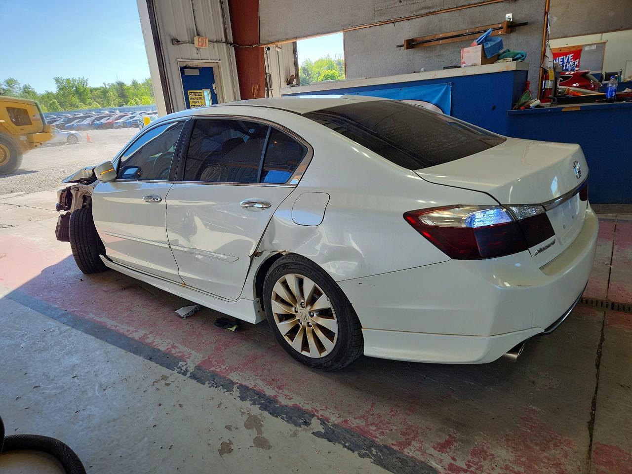 2014 Honda Accord Touring - Фото 2