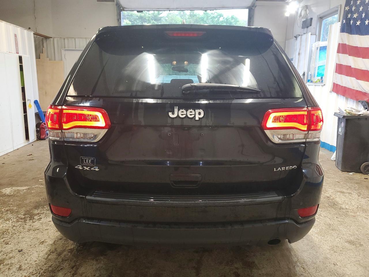 2018 Jeep Grand Cherokee Laredo - Image 6