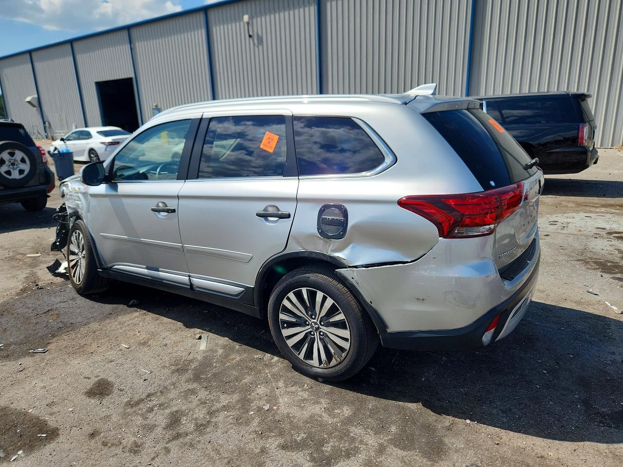 2020 Mitsubishi Outlander Se - Фото 2
