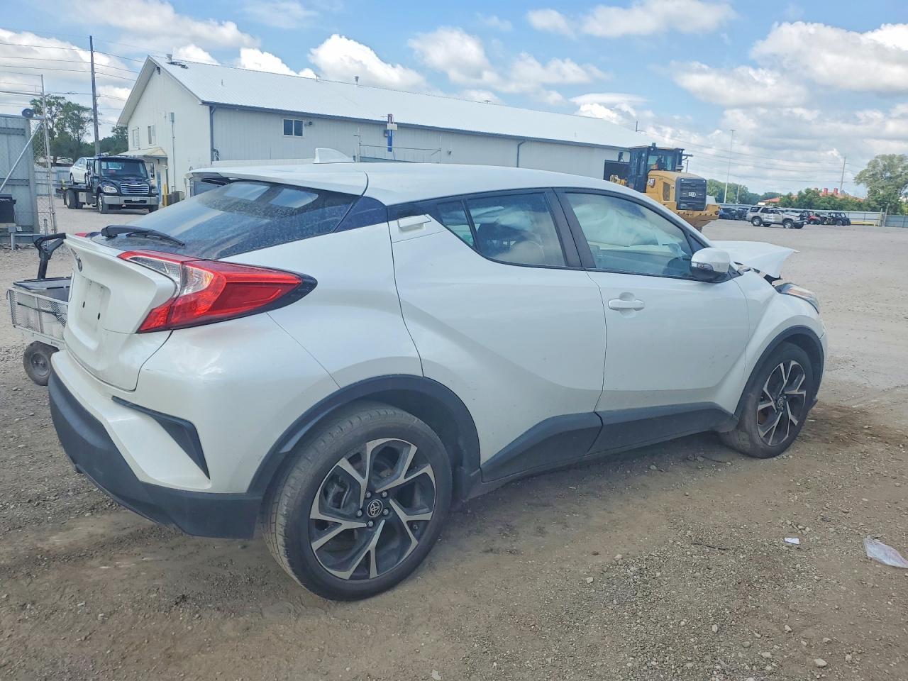 2021 Toyota C-Hr Xle - Фото 3