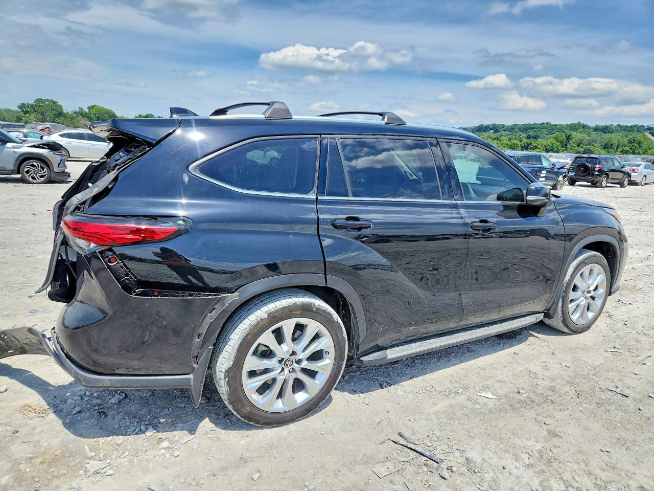 2023 Toyota Highlander Limited - Фото 3