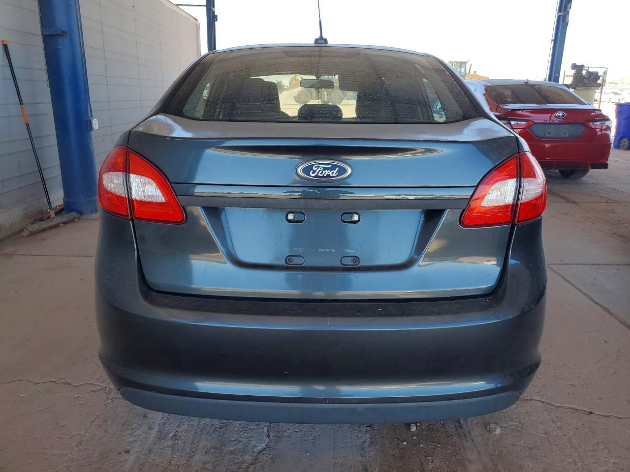 2011 Ford Fiesta - Фото 6