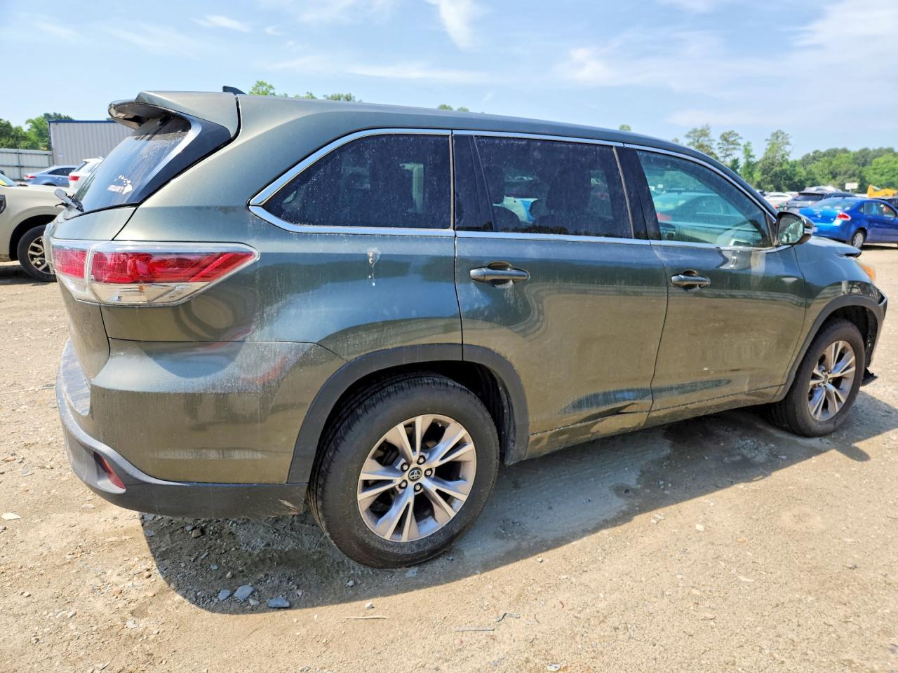 2016 Toyota Highlander Le Plus - Фото 3