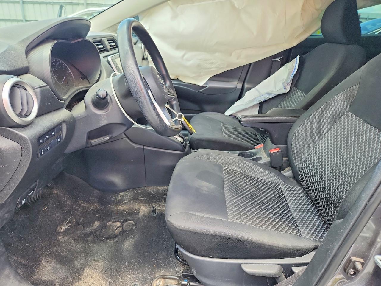2020 Nissan Versa S - Фото 7