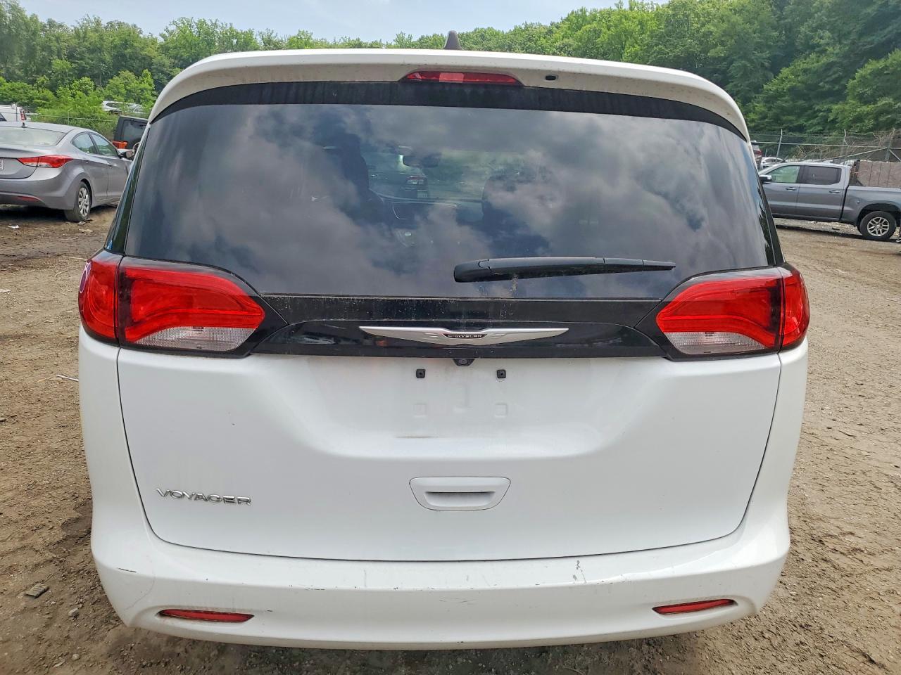 2023 Chrysler Voyager Lx - Фото 6