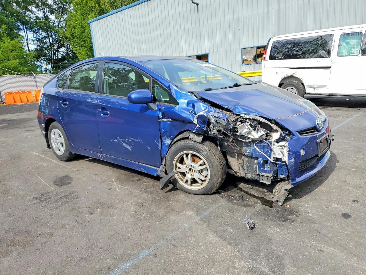 2011 Toyota Prius Four - Фото 4