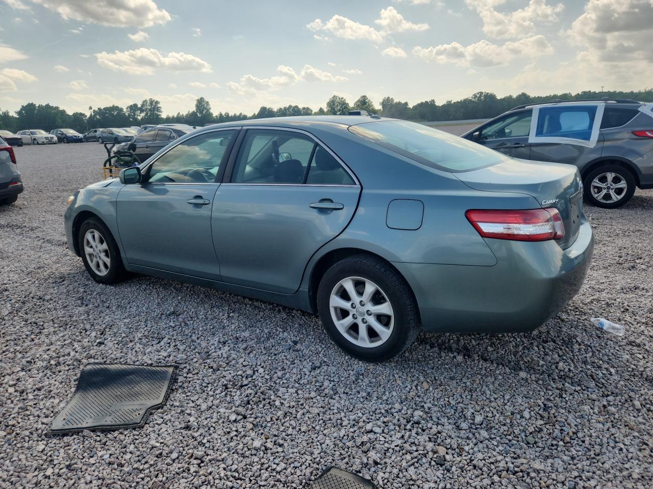 2011 Toyota Camry Le - Image 2
