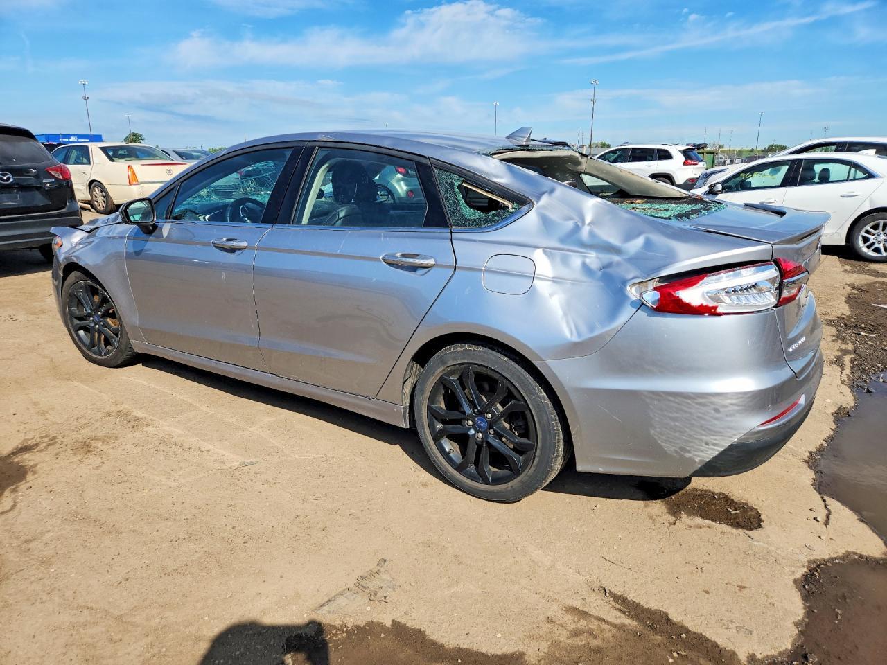 2020 Ford Fusion Se - Фото 2