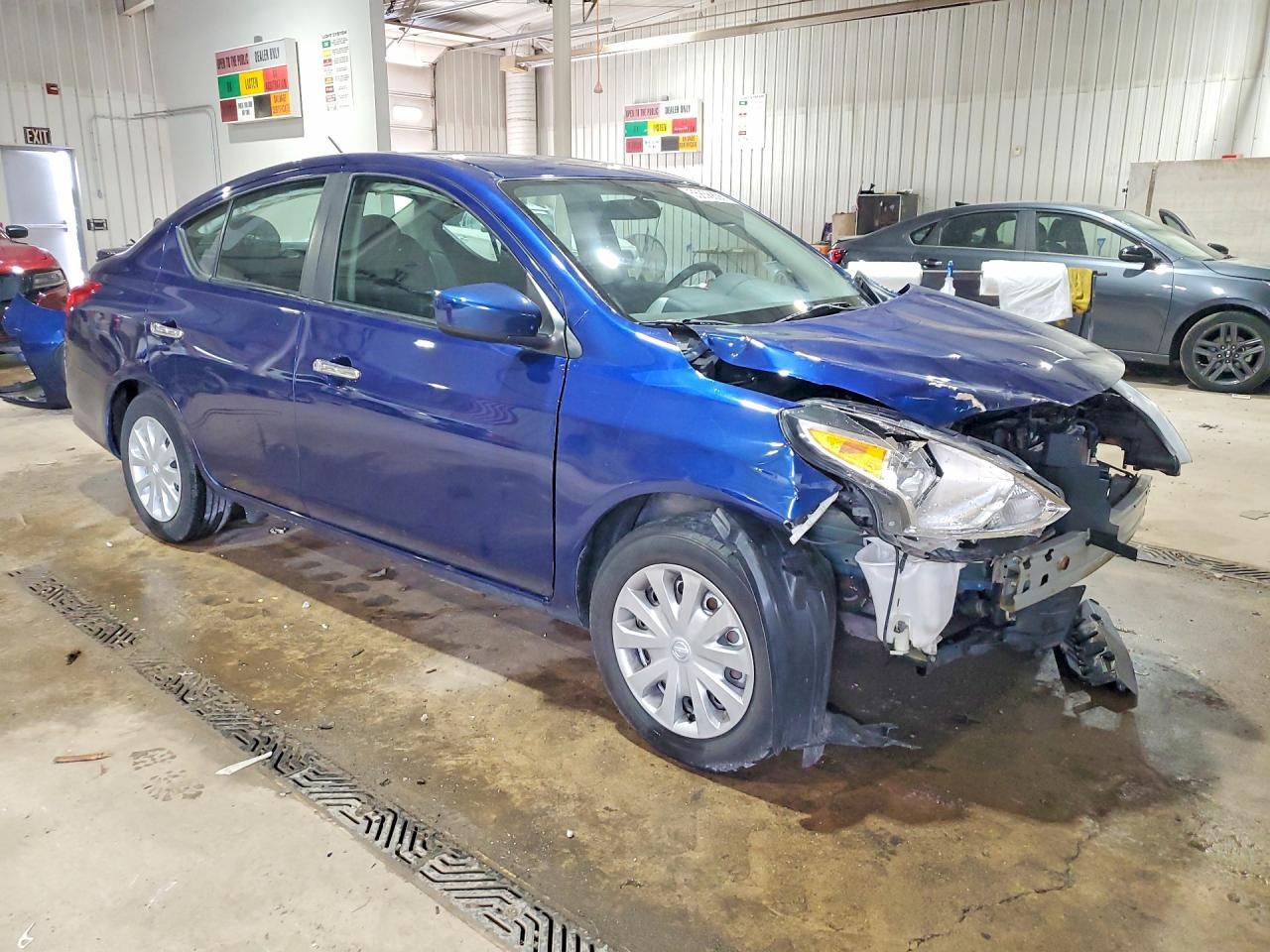 2019 Nissan Versa Sv - Image 4
