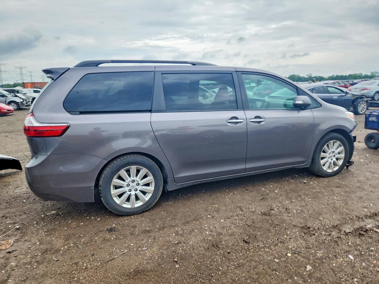 2015 Toyota Sienna Limited Premium 7-Passenger - Фото 3