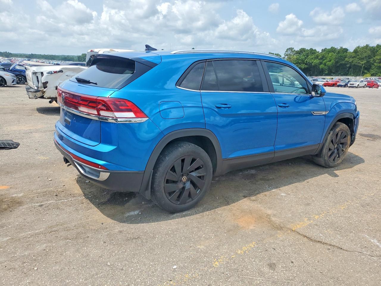 2024 Volkswagen Atlas Cross Sport Se - Image 3