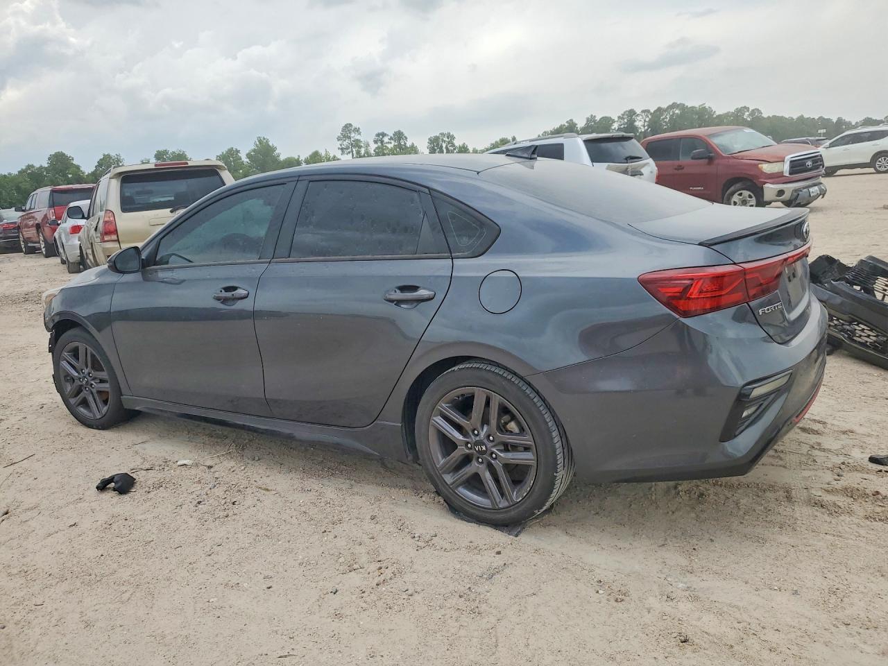 2021 Kia Forte Gt Line - Фото 2