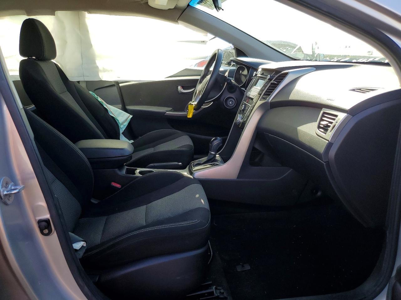 2014 Hyundai Elantra Gt Base - Image 7