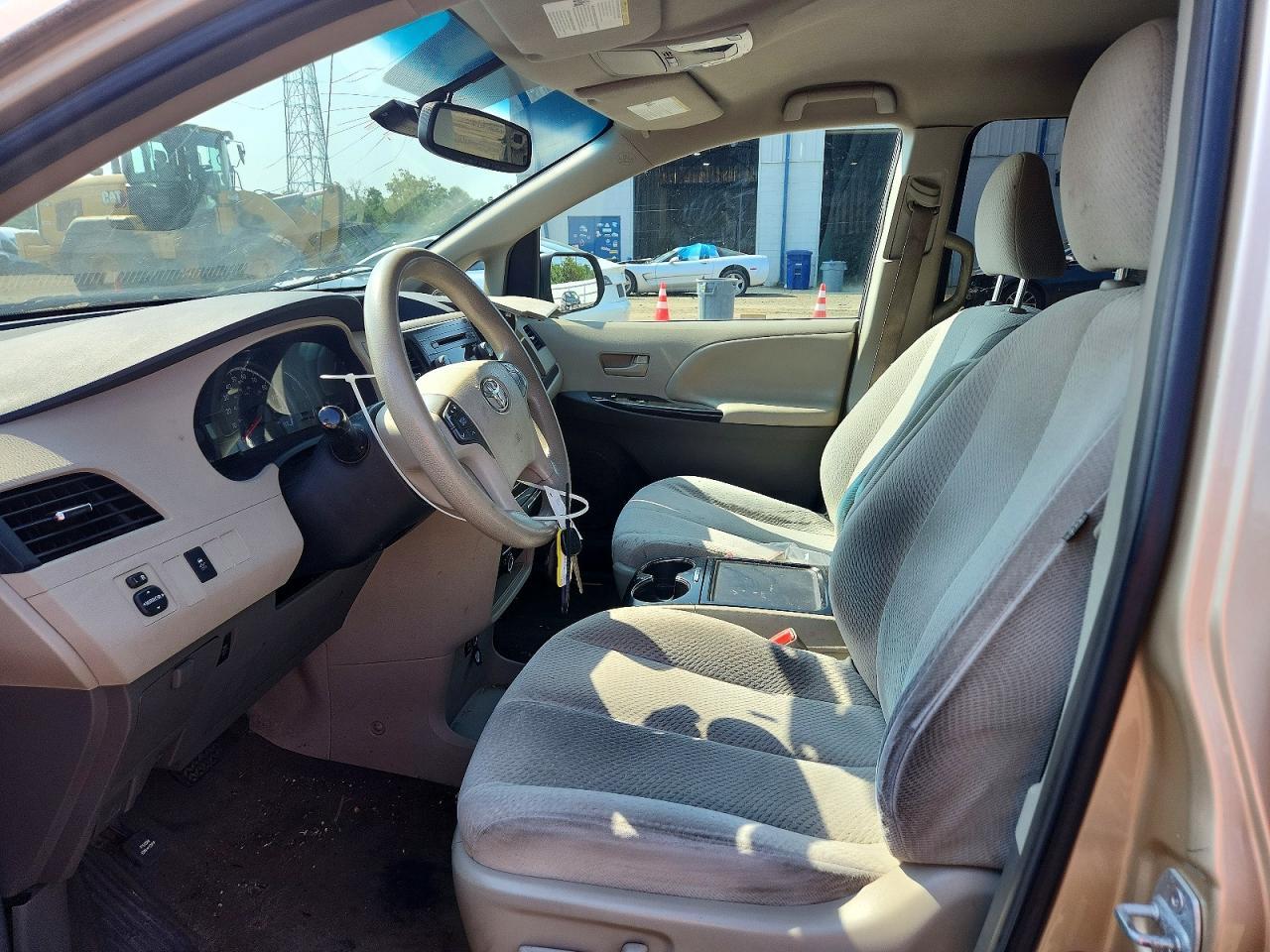 2012 Toyota Sienna Le - Фото 7