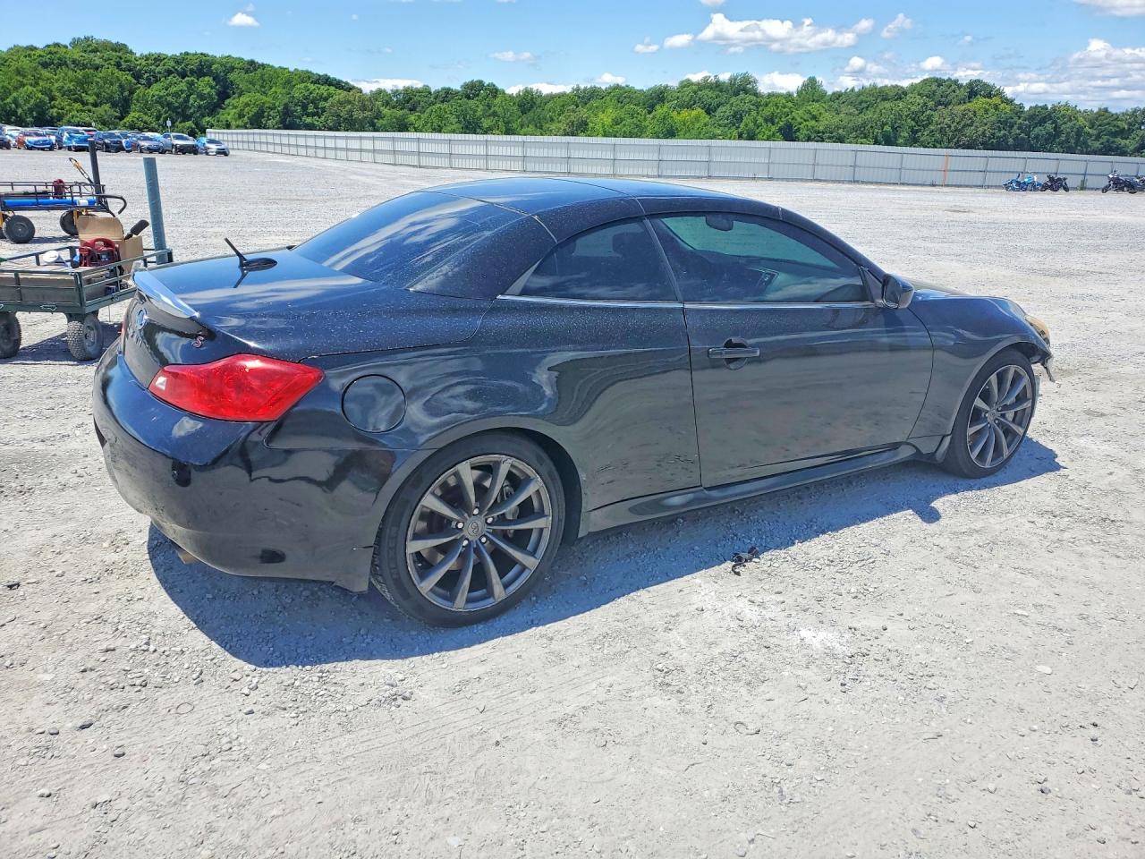 2010 Infiniti G37 Convertible Base - Image 3