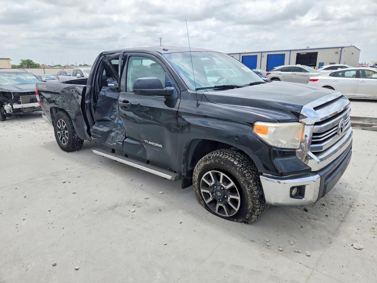 2016 Toyota Tundra Sr5 - Image 4