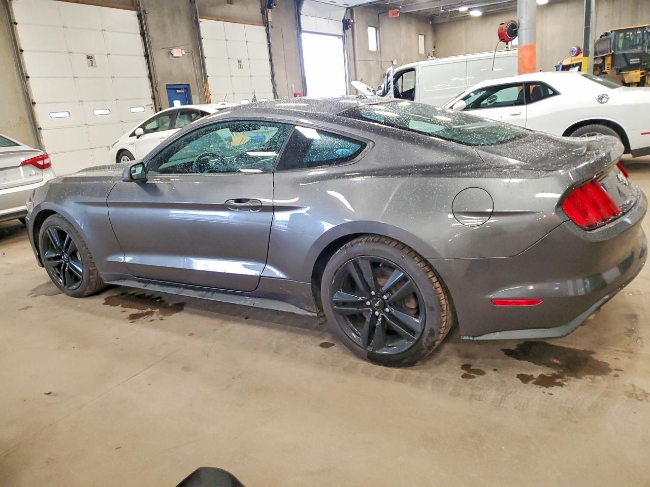 2015 Ford Mustang - Фото 2
