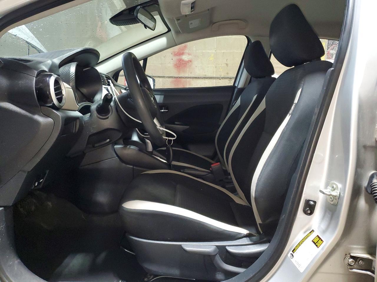 2021 Nissan Versa Sv - Image 7