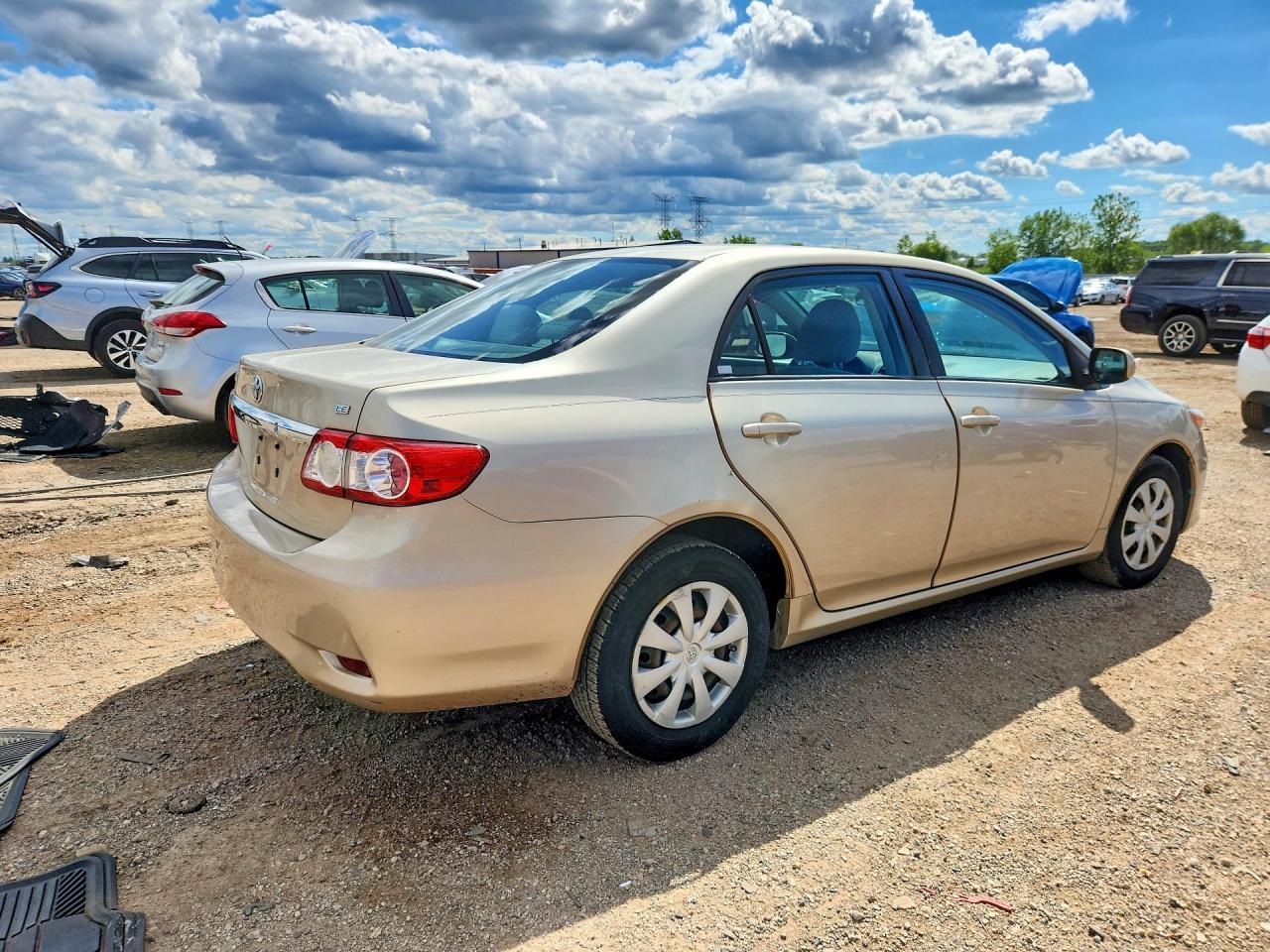 2011 Toyota Corolla Le - Image 3