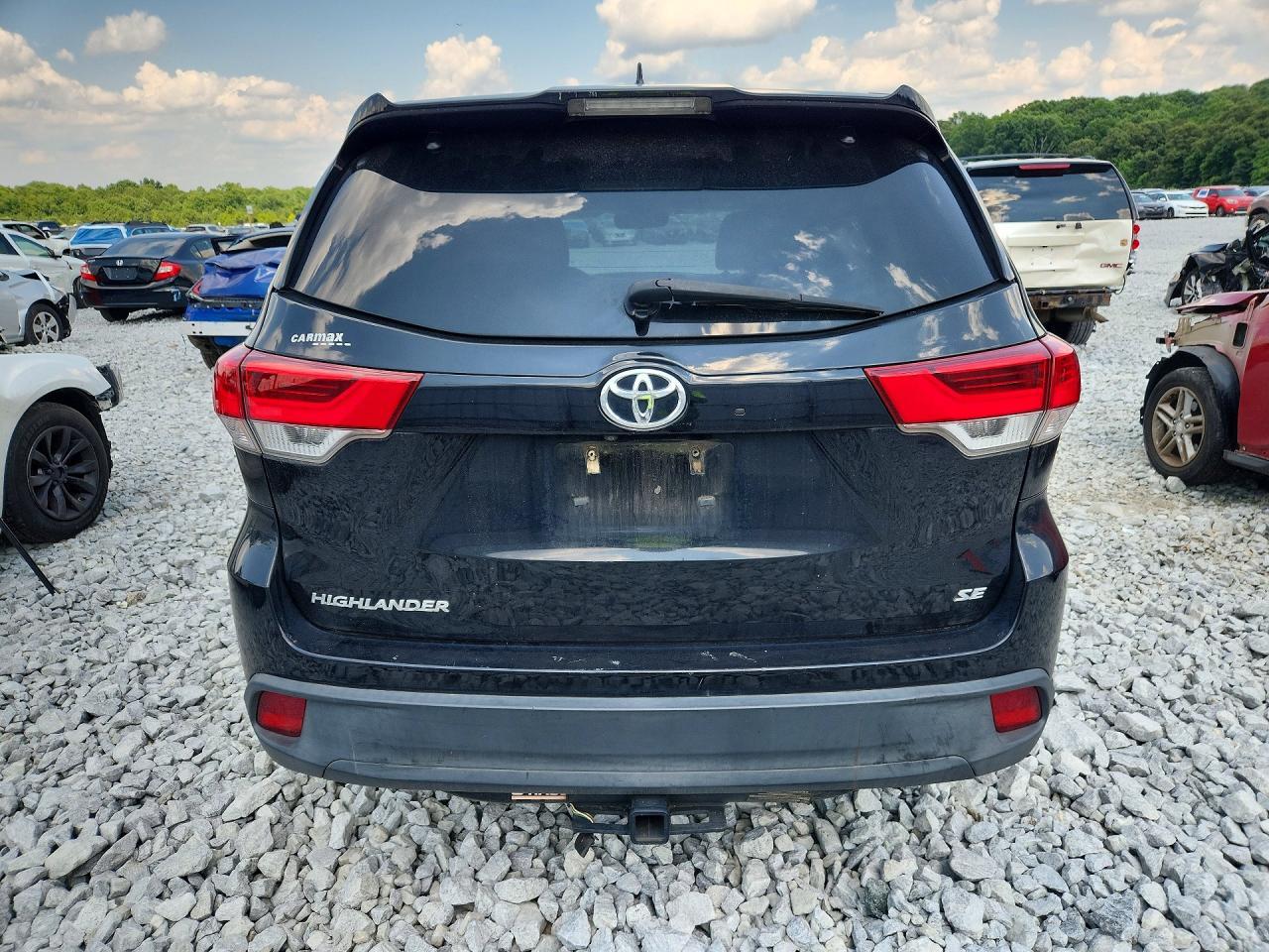 2017 Toyota Highlander Se - Фото 6
