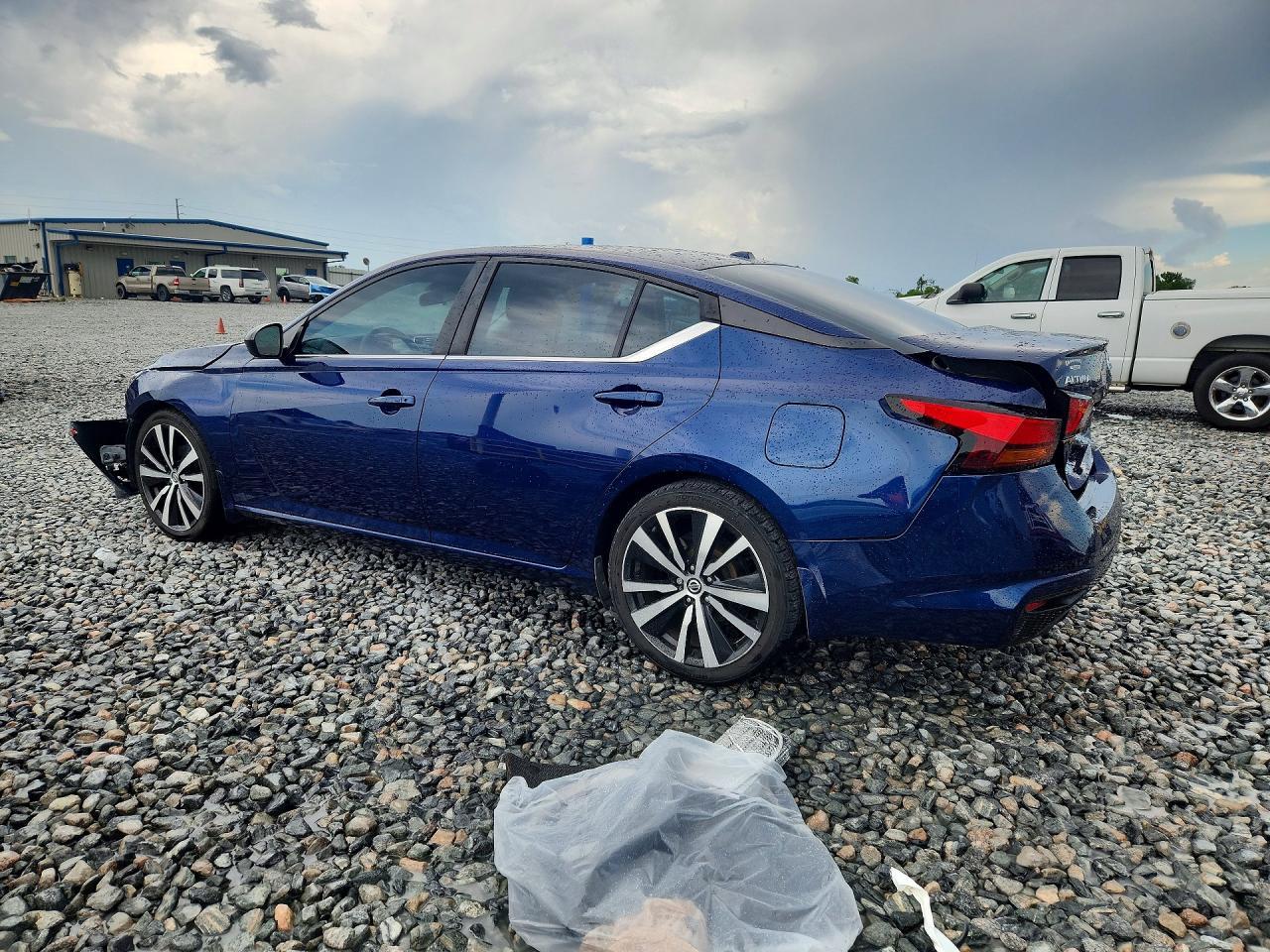 2020 Nissan Altima Sr - Фото 2