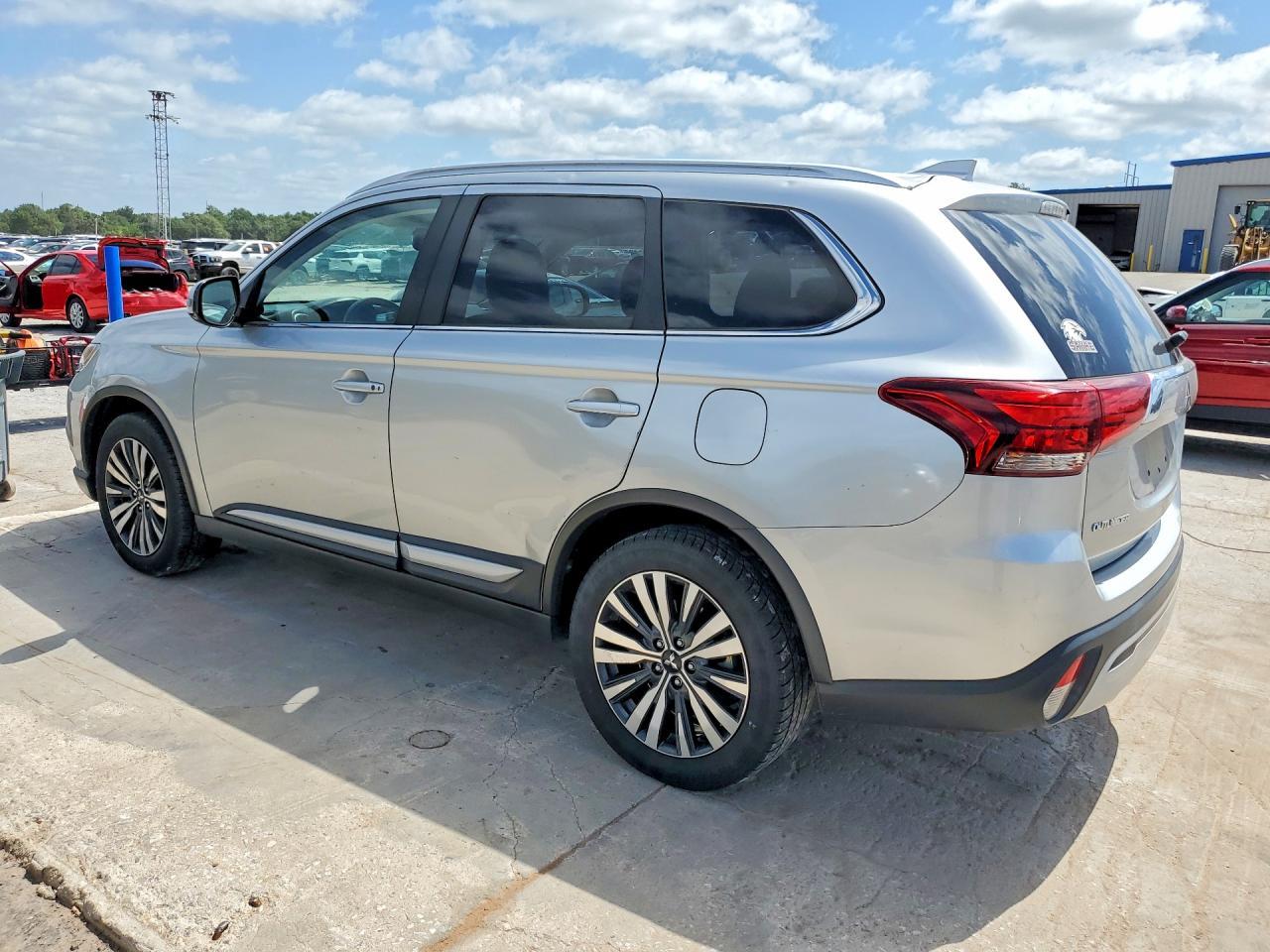 2020 Mitsubishi Outlander Se - Фото 2