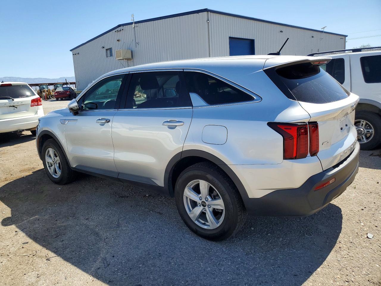 2021 Kia Sorento Lx - Фото 2
