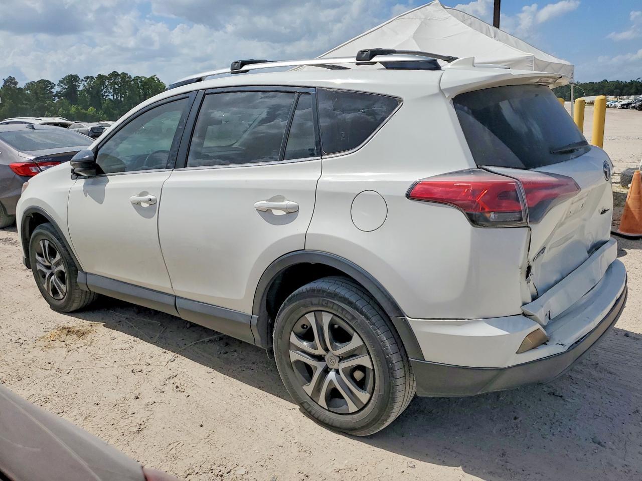 2017 Toyota Rav4 Le - Image 2