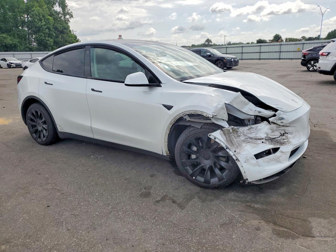 2022 Tesla Model Y - Image 4