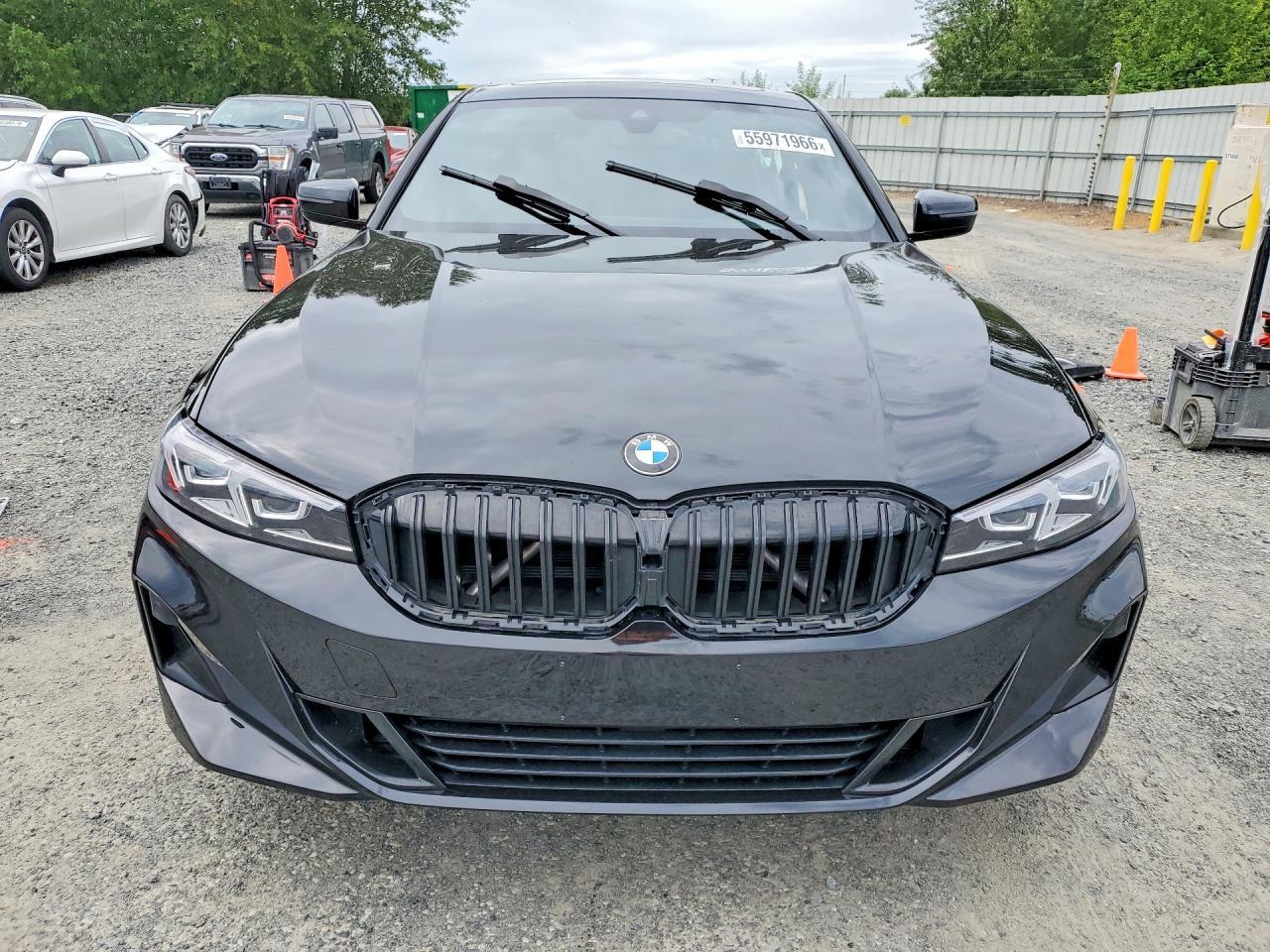 2024 BMW 330Xi - Image 5