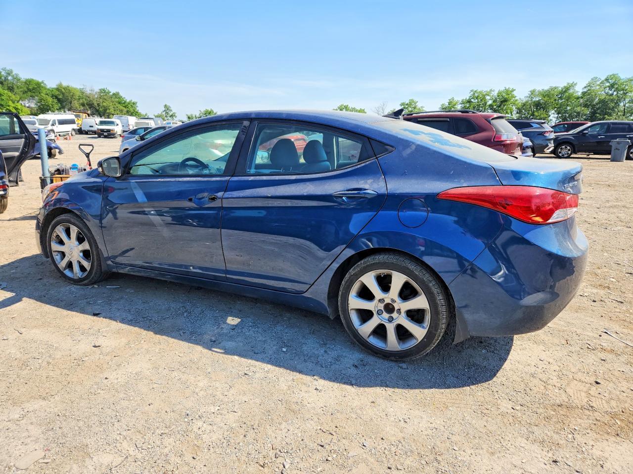 2013 Hyundai Elantra Limited - Image 2