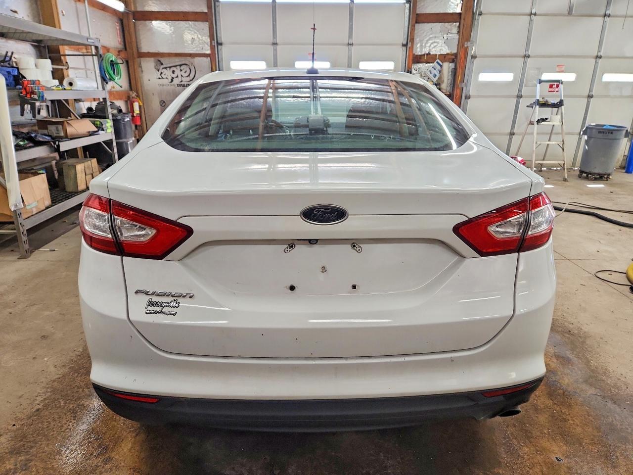 2015 Ford Fusion S - Фото 6