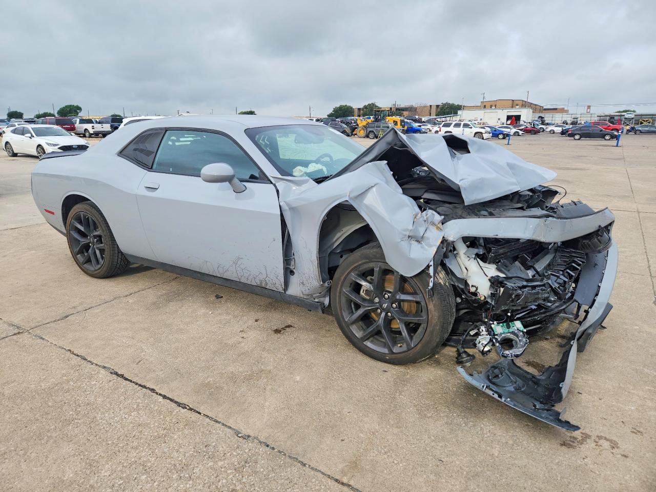 2022 Dodge Challenger Sxt - Image 4