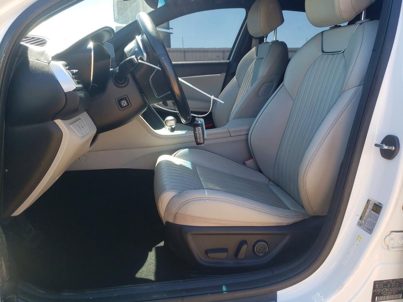 2022 Genesis G70 2.0T - Фото 7