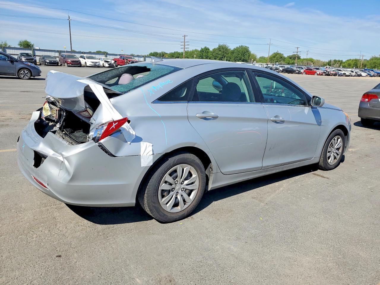 2012 Hyundai Sonata Gls - Image 3