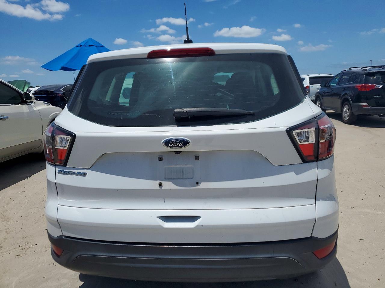2017 Ford Escape S - Фото 6