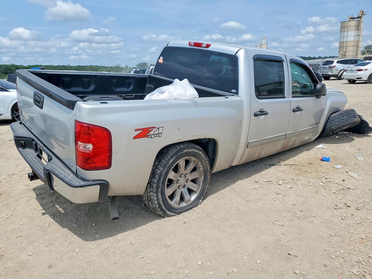 2011 Chevrolet Silverado K1500 Lt - Image 3