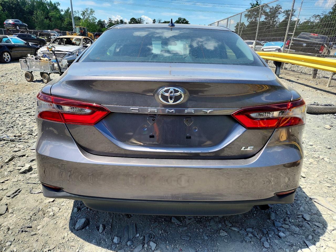 2022 Toyota Camry Le - Image 6