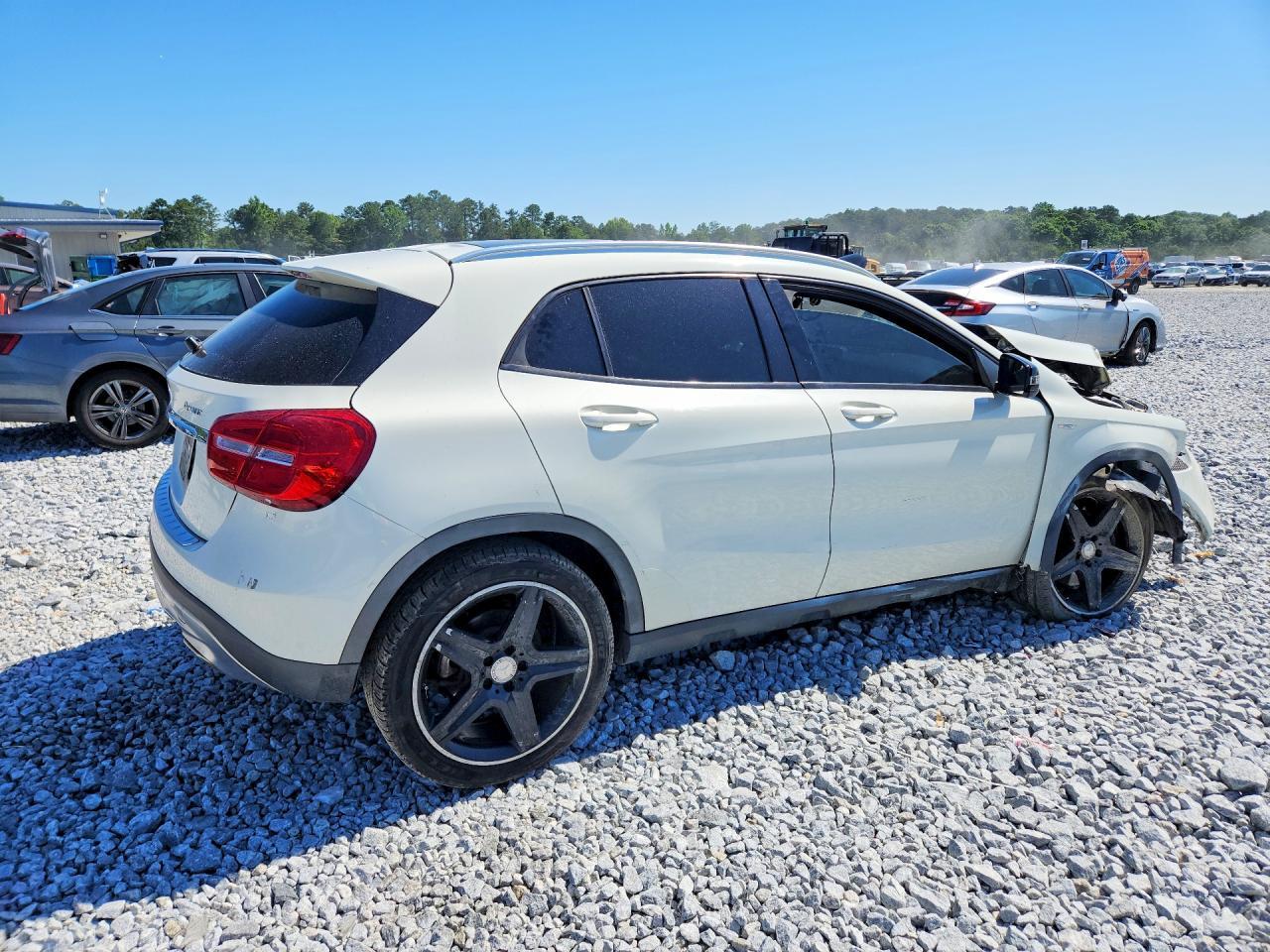 2015 Mercedes-Benz Gla 250 4Matic - Image 3