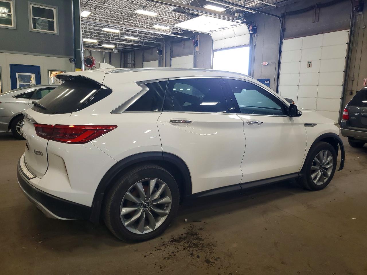 2021 Infiniti Qx50 Essential - Image 3